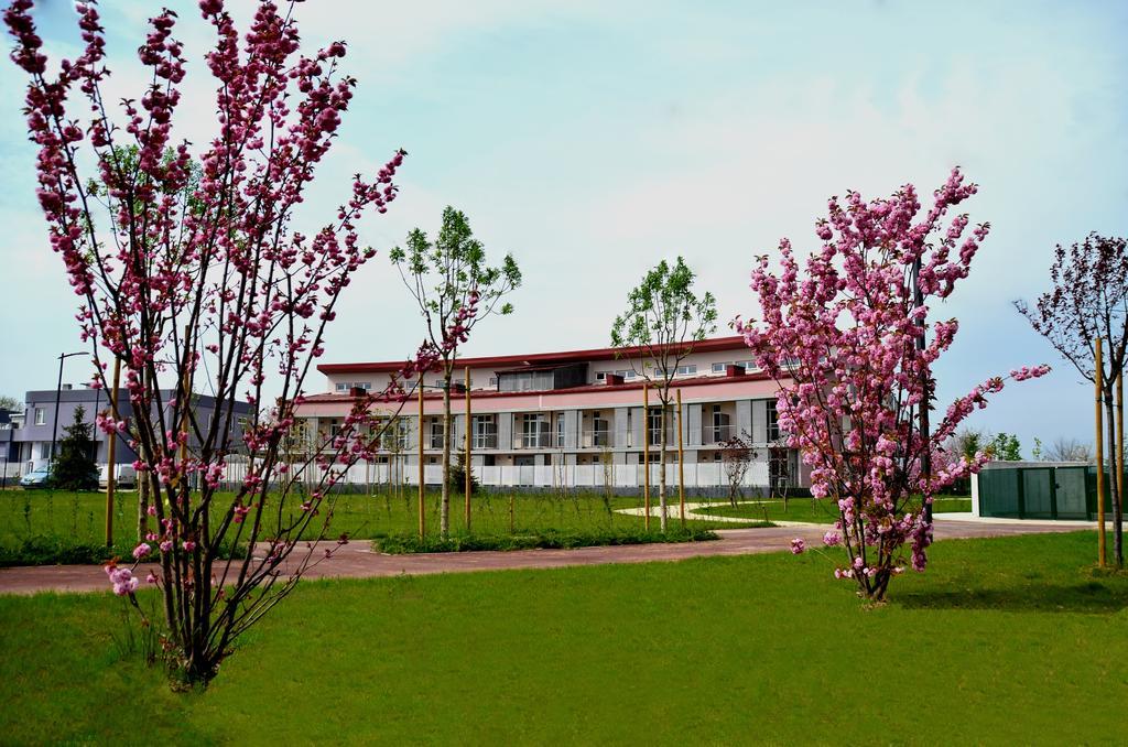 Privilege Apartments Вимеркате Екстериор снимка