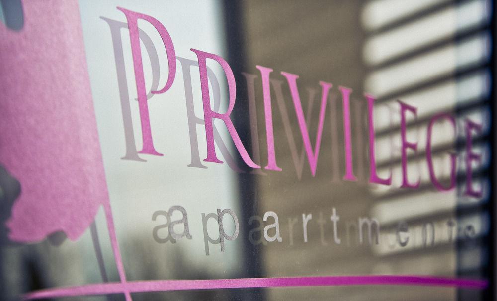 Privilege Apartments Вимеркате Екстериор снимка