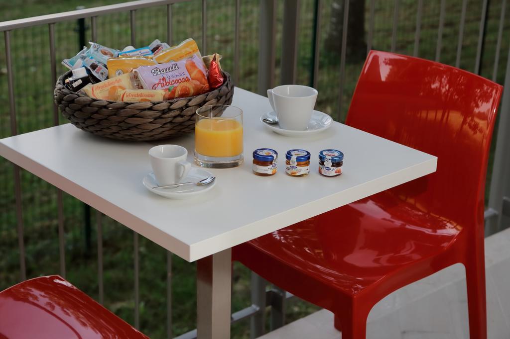 Privilege Apartments Вимеркате Екстериор снимка
