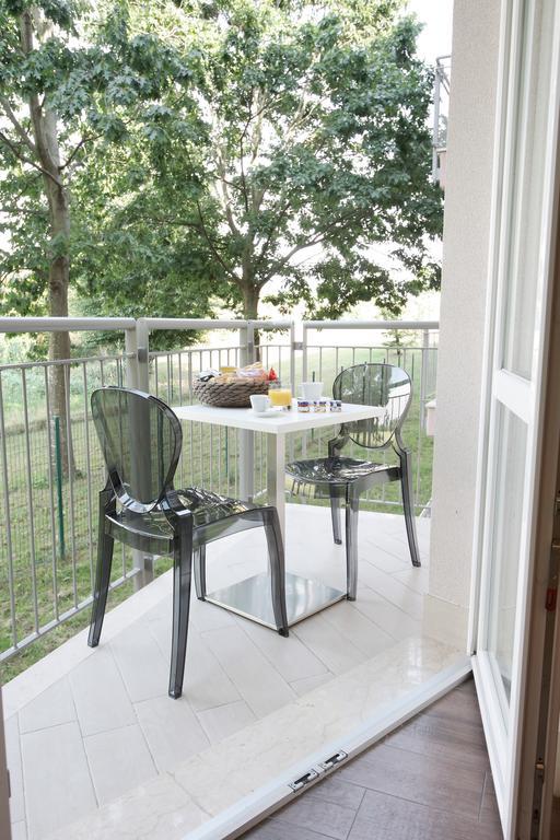Privilege Apartments Вимеркате Екстериор снимка