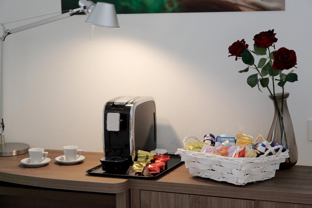 Privilege Apartments Вимеркате Екстериор снимка
