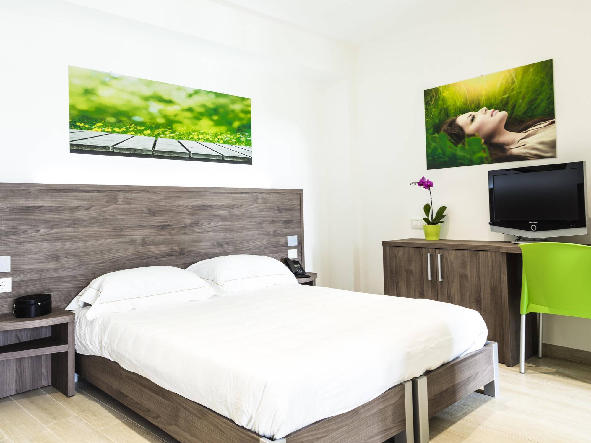 Privilege Apartments Вимеркате Екстериор снимка