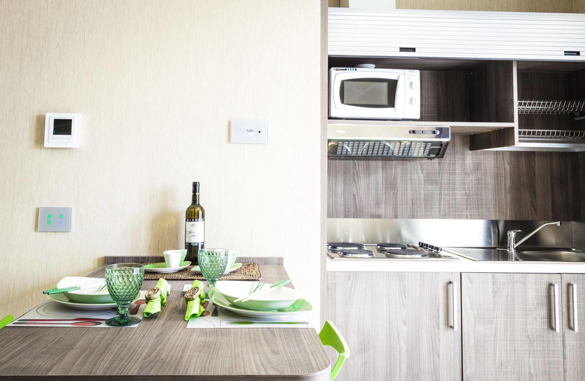 Privilege Apartments Вимеркате Екстериор снимка